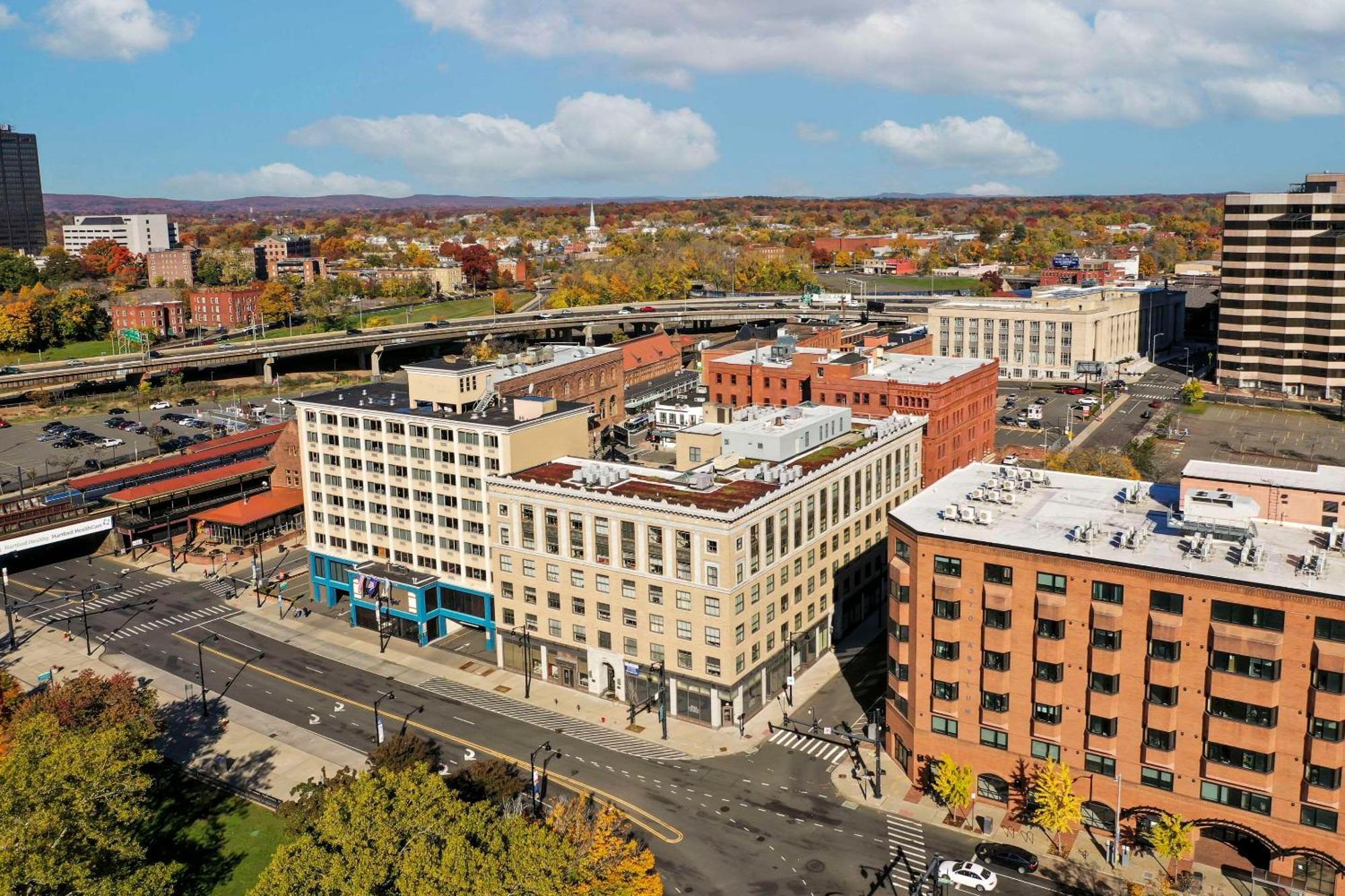 The Capitol Hotel Hartford Exterior foto